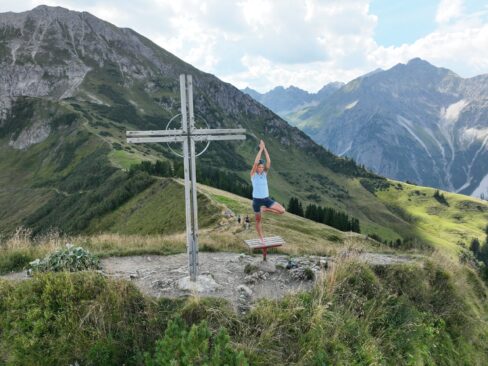Yoga und Wandern im Kleinwalsertal